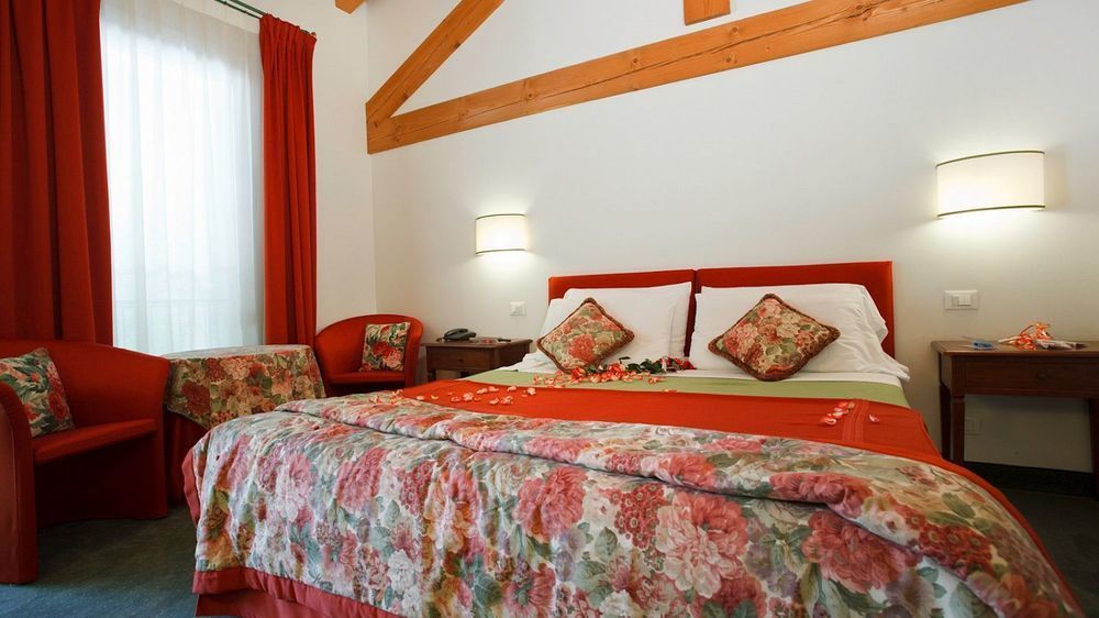 Albergo Al Moretto กัสเตลฟรันโก เวเนโต ภายนอก รูปภาพ