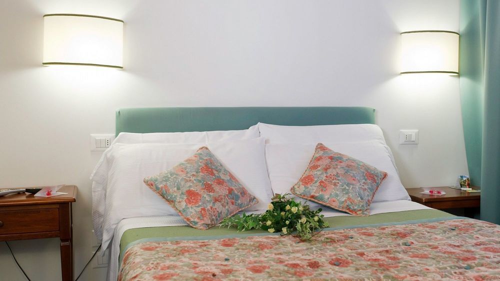 Albergo Al Moretto กัสเตลฟรันโก เวเนโต ภายนอก รูปภาพ