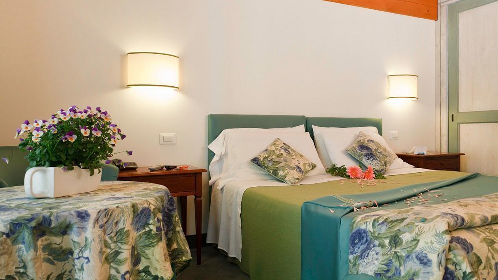 Albergo Al Moretto กัสเตลฟรันโก เวเนโต ภายนอก รูปภาพ