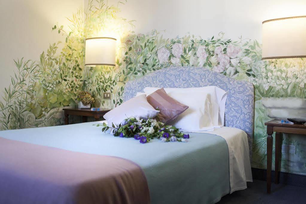 Albergo Al Moretto กัสเตลฟรันโก เวเนโต ภายนอก รูปภาพ