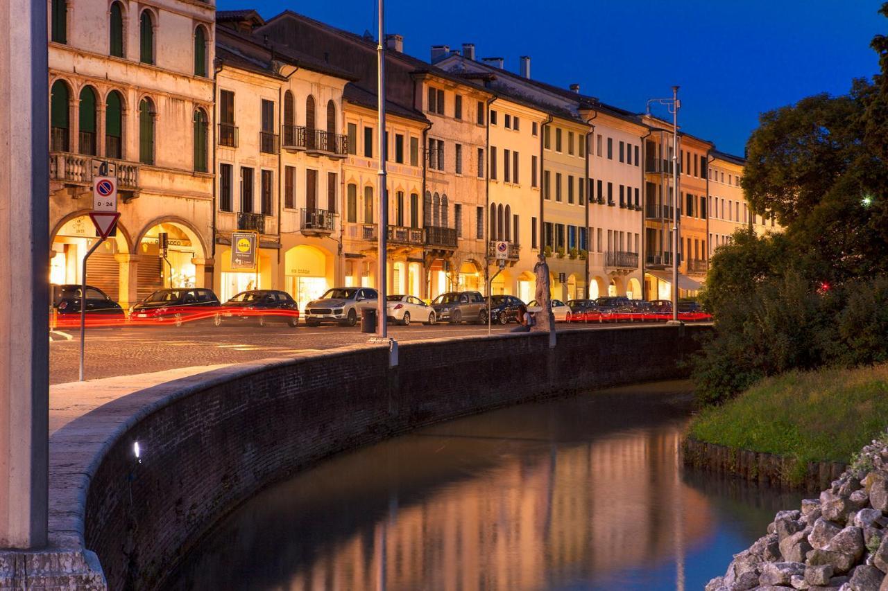 Albergo Al Moretto กัสเตลฟรันโก เวเนโต ภายนอก รูปภาพ
