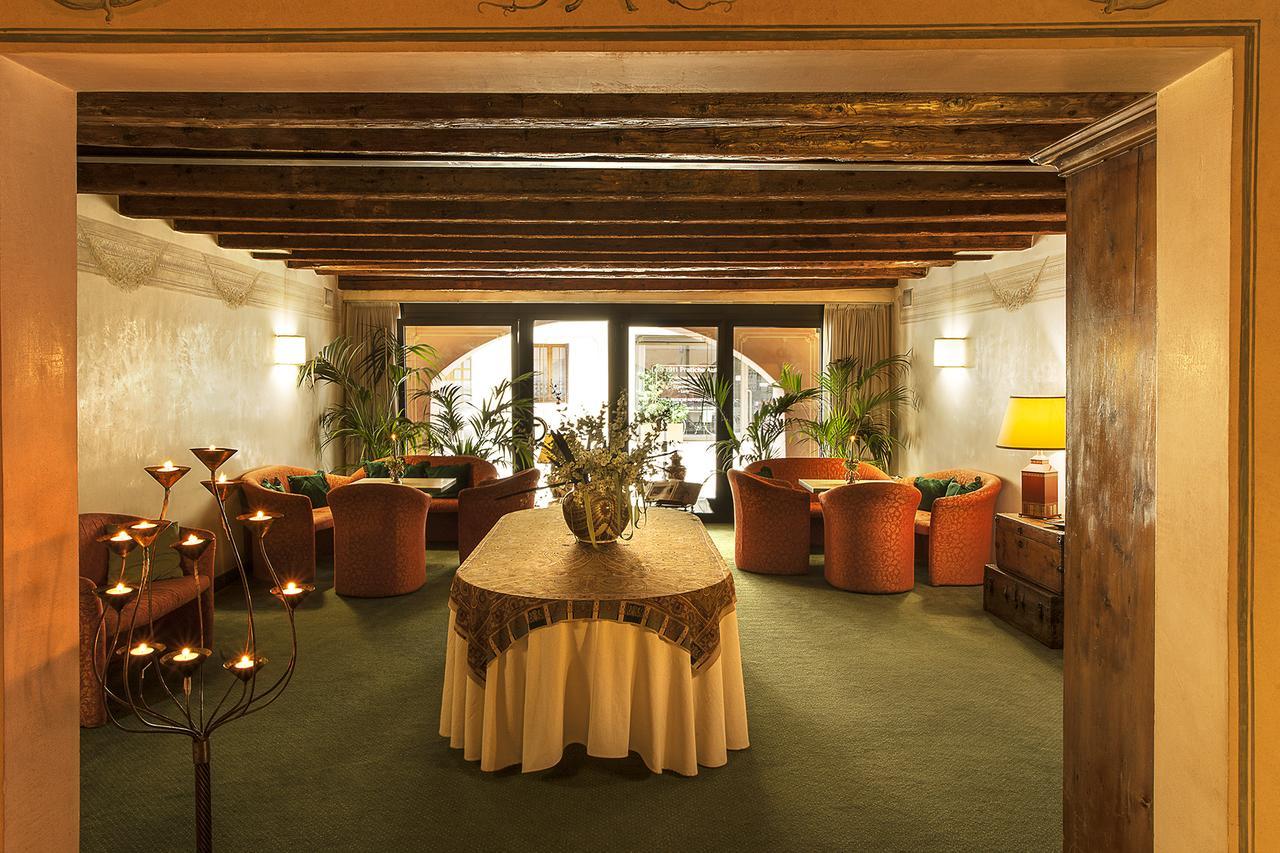 Albergo Al Moretto กัสเตลฟรันโก เวเนโต ภายนอก รูปภาพ